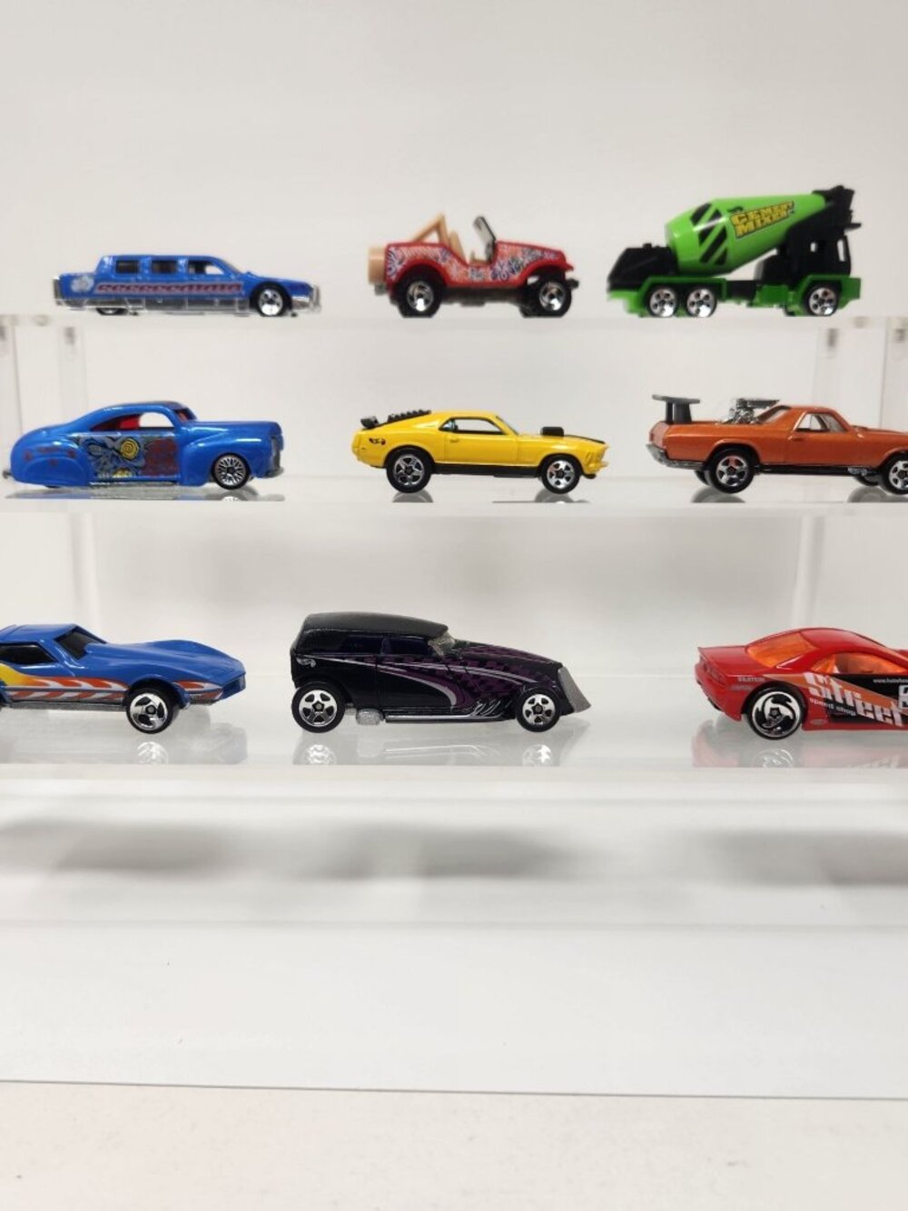 Hotwheels Diecast Cars Lot of (9) 1/64 (p2)